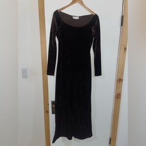 Elegant Brown Velvet Long Sleeve Dress